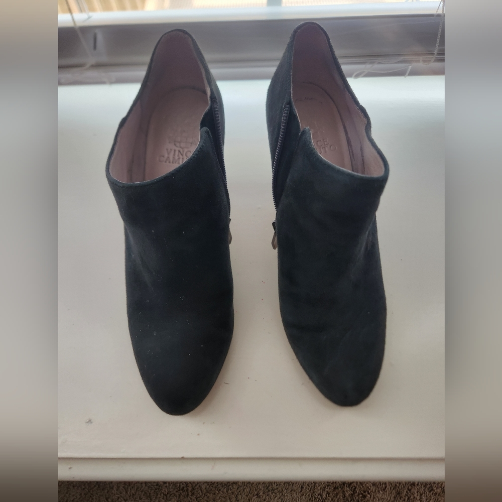Vince camuto blue booties size 7